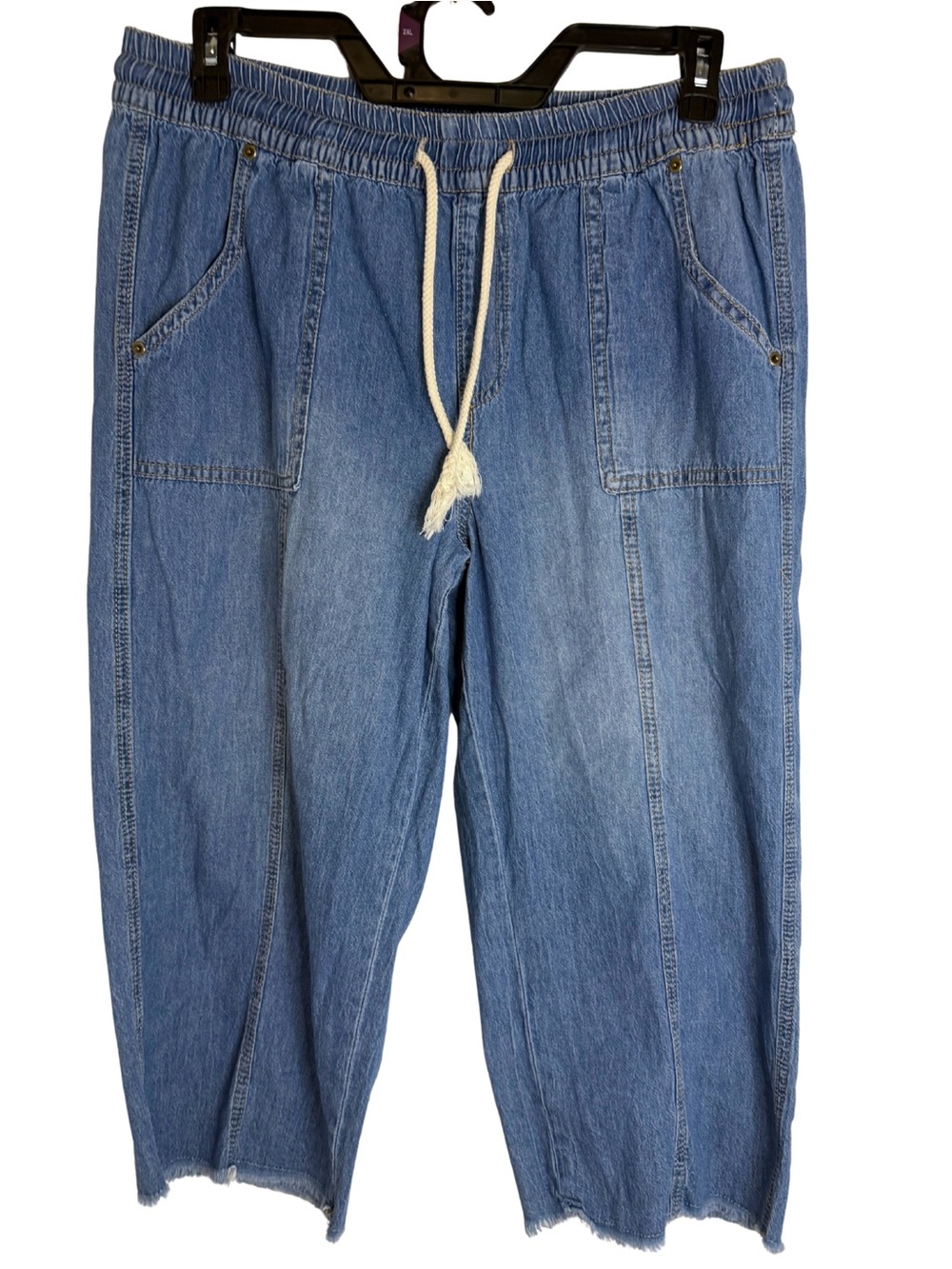Maurices Light Blue Chambray Drawstring Elastic Waist Capri Pants Size 24W